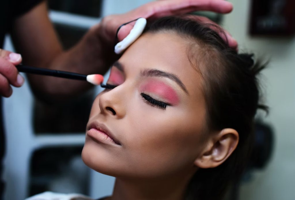 http://lovelybeemakeover.com/wp-content/uploads/2022/01/inner_b1-1024x694.jpg